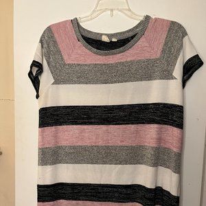 Gap Striped Pink, Grey, Black, and White Short-Sleeved Top Size M